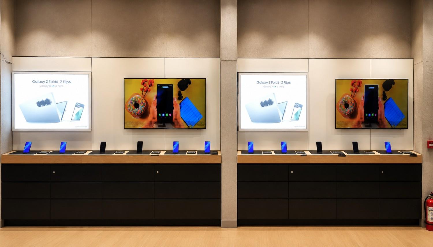 Samsung Experience Store- Capital Mall store image 3
