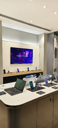 Samsung Experience Store - Crystal Palm Mall store image 3