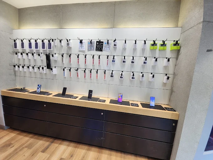 Samsung Experience Store- Nizampura, Vadodara store image 4