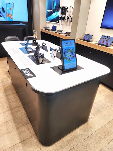 Samsung Experience Store- Andheri West Gharkul Society store image 3