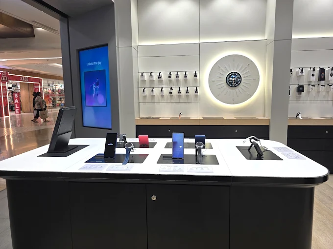 Samsung Experience Store- Gopalapura Lulu Mall thumbnail 4