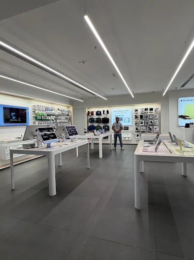 Aptronix -Apple Premium Partner-Bhutani Mall, Noida store image 4