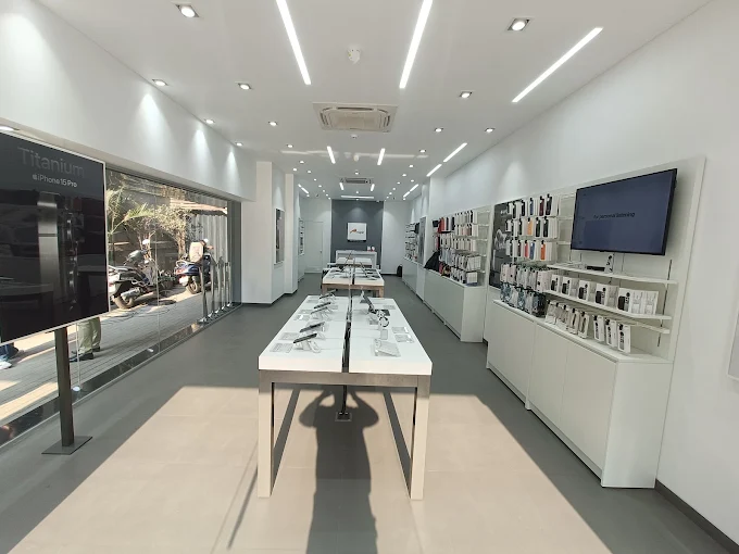 iPlanet -Apple Premium Reseller-Tardeo store image 3