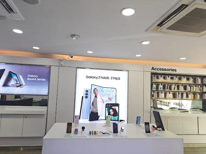 Samsung Experience Store- BTM store image 4
