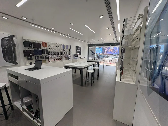 Unicorn-Apple Premium Reseller, Agra store image 4