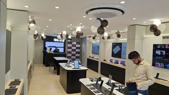 Samsung Experience Store- Rohini Sector 8 store image 4