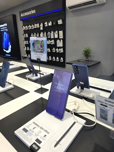 Samsung Experience Store- Paras Pearls Mall,Agra store image