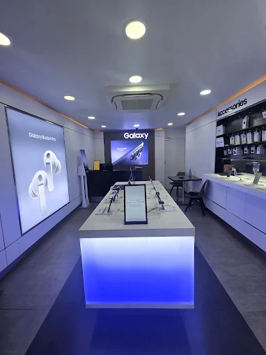 Samsung Experience Store- Andheri East Akveera Society store image