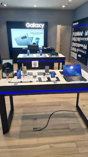 Samsung Experience Store- Gondal Road, Rajkot store image 4
