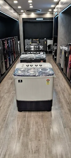 Multibrand Outlet- CM Marketing, Udaipur store image 3