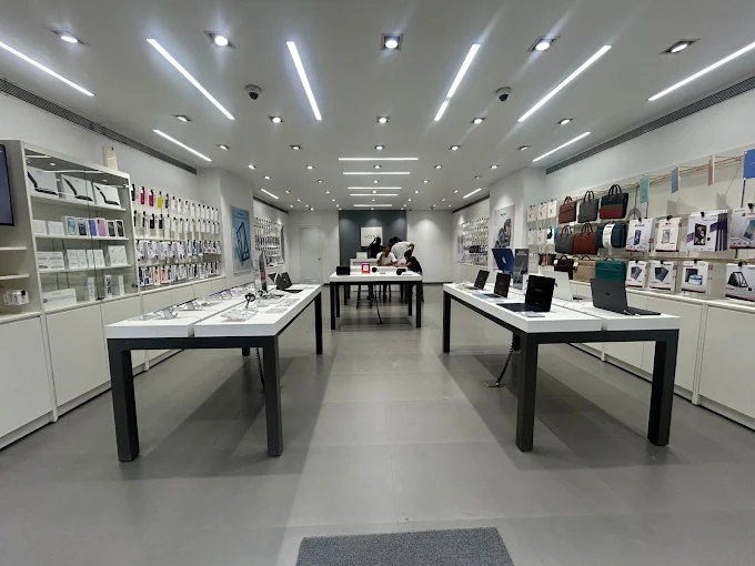 IVENUS-Apple Premium Reseller-Varachha Road store image