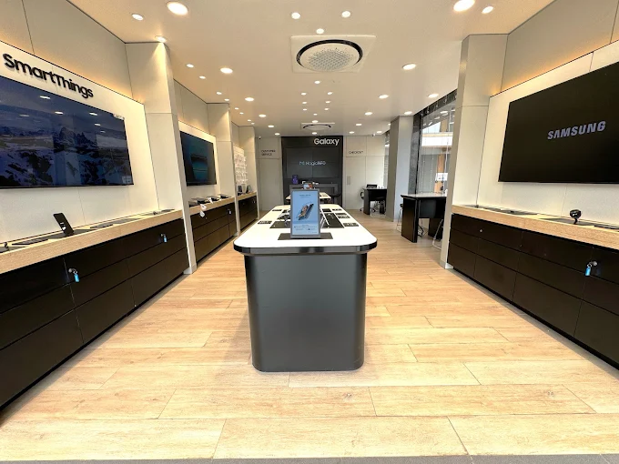 Samsung Experience Store- Nikol store image 4