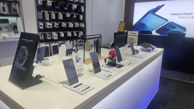 Samsung Experience Store- OTC Road store image 3