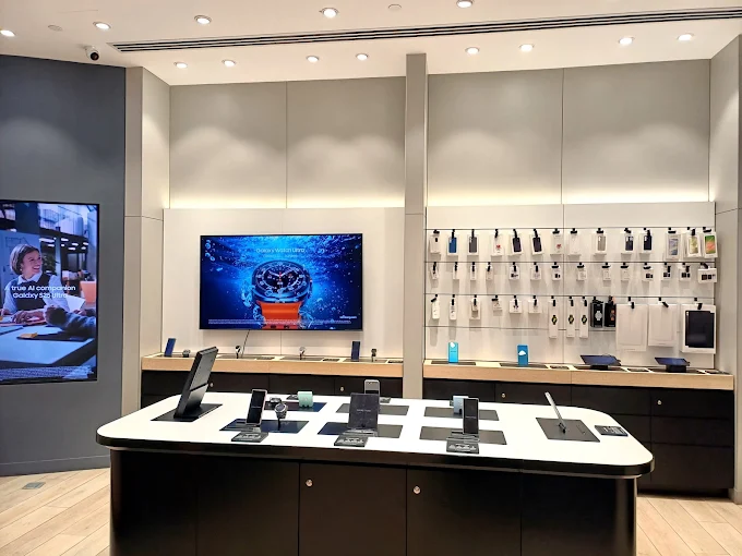 Samsung Experience Store- VR Mall-Nagpur store image 3
