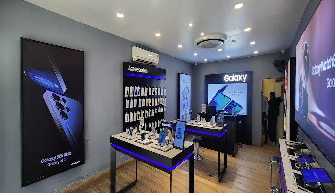 Samsung Experience Store- Durga Puri Extn store image 3