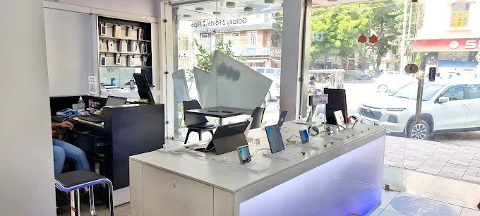 Samsung Experience Store- Rohini Secto 16 store image 3
