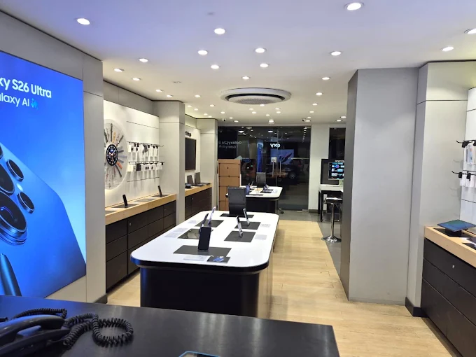 Samsung Experience Store- Adyar store image 3