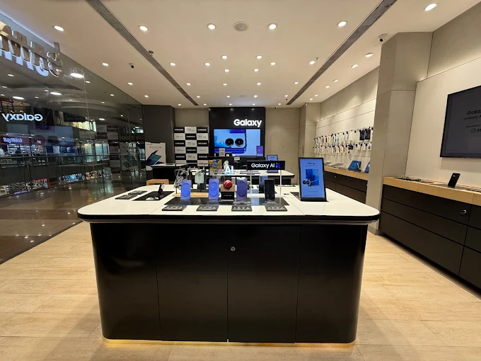Samsung Experience Store Crown- Interiorz Mall, Faridabad store image 4