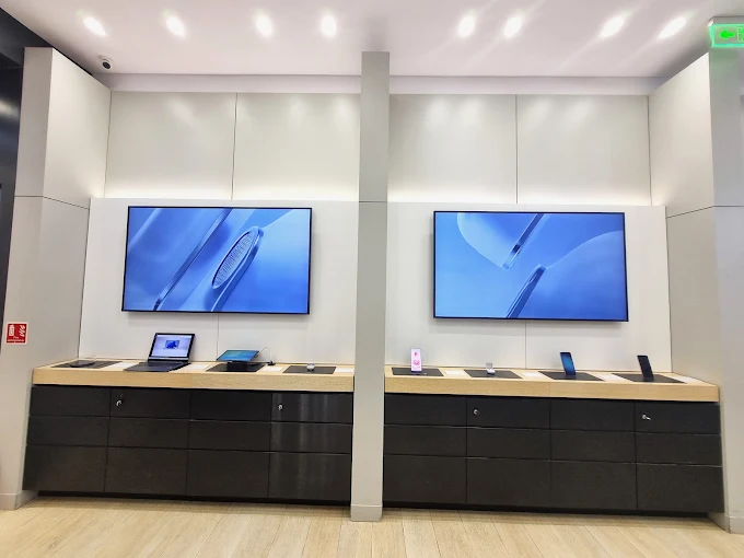 Samsung Experience Store- Malad West Inorbit Mall store image 4