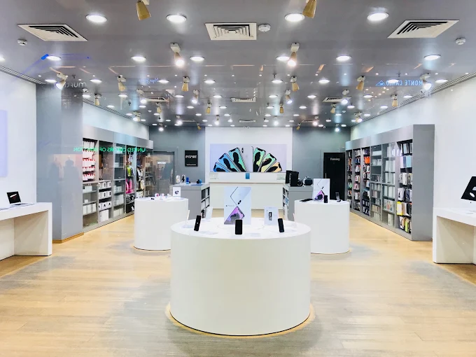 iNSPiRE-Apple Premium Reseller, C-21 Mall, Indore store image