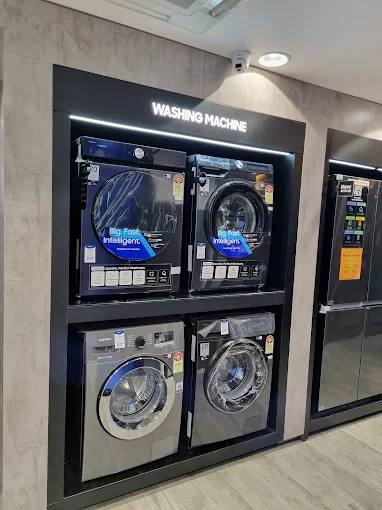 Samsung SmartPlaza - Asha & Co,Prayagraj store image 4
