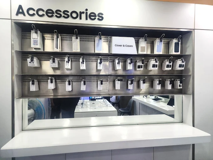 Samsung Experience Store- Nanganallur store image 4
