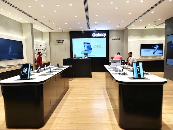 Samsung Experience Store- The Great India Place, Noida thumbnail 4