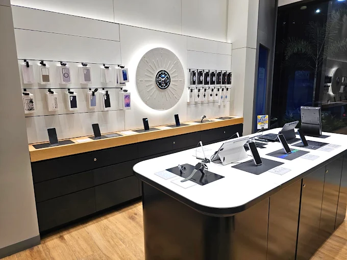 Samsung Experience Store- Bibvewadi store image 3