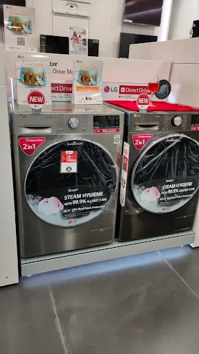 LG BEST SHOP - SKY ENTERPRISES, Ludhiana store image 4