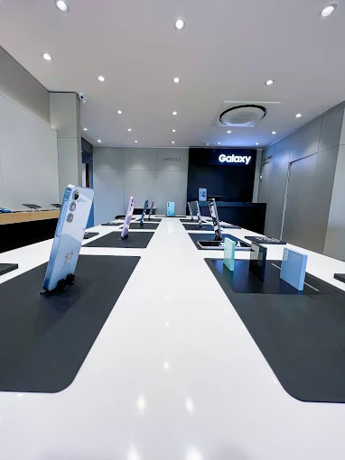 Samsung Experience Store- Harni, Vadodara store image 3