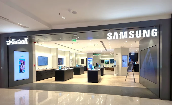 Samsung Experience Store- Inorbit Mall store image 3