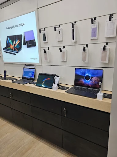 Samsung Experience Store- Sector 15, Faridabad store image 3