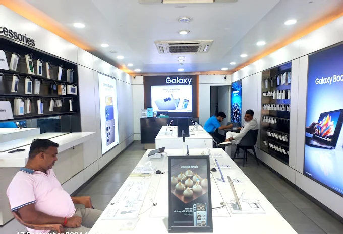 Samsung Experience Store- Krishna Square 2, Amritsar store image 3
