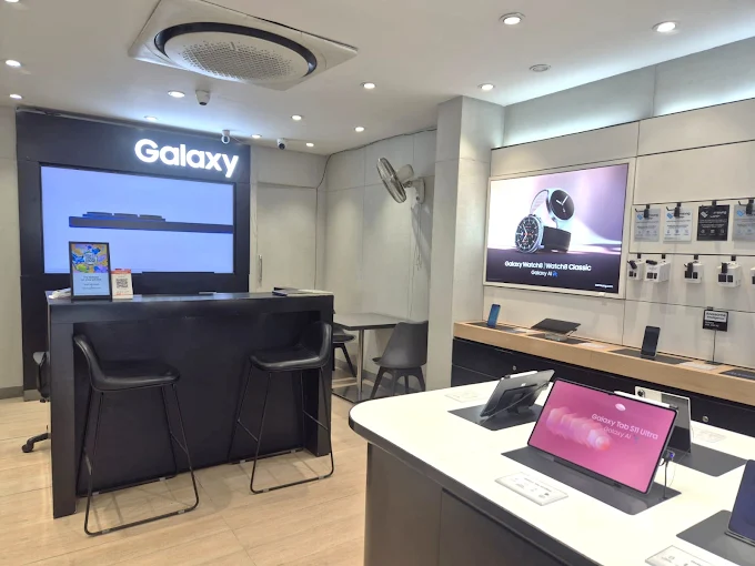 Samsung Experience Store- Rohini thumbnail 4