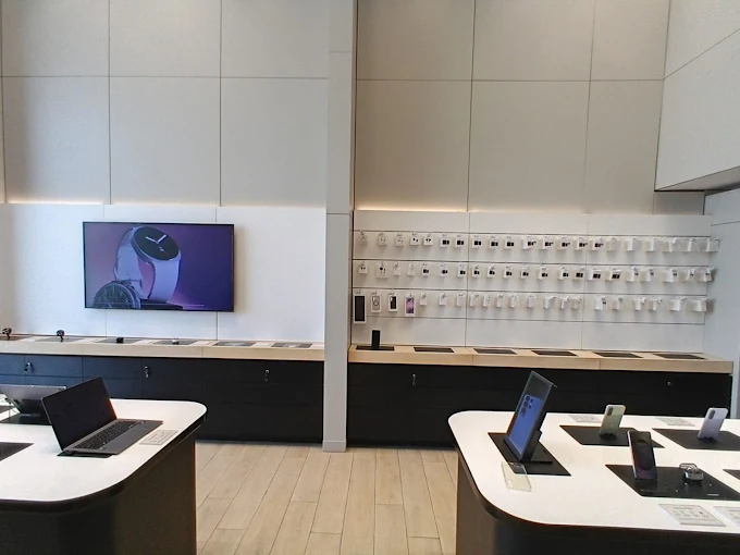Samsung Experience Store- Tirupati Nagar, Indore store image 4