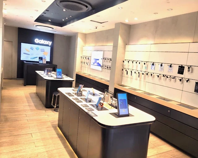 Samsung Experience Store- Kamla Nagar store image 4