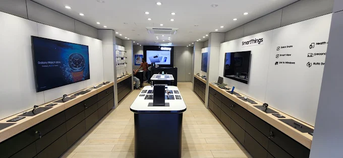 Samsung Experience Store- Annapurna Road, Indore store image 3