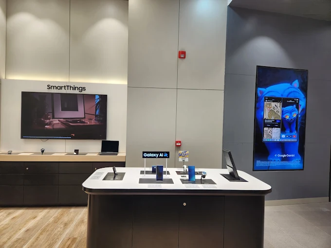 Samsung Experience Store- Pitampura store image 3