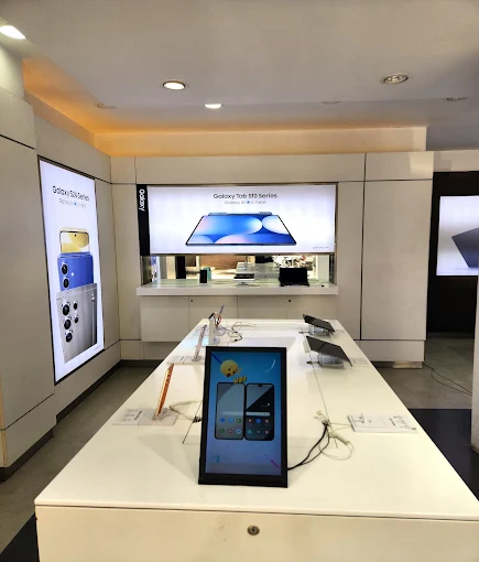 Samsung Experience Store- Palasia Square, Indore store image