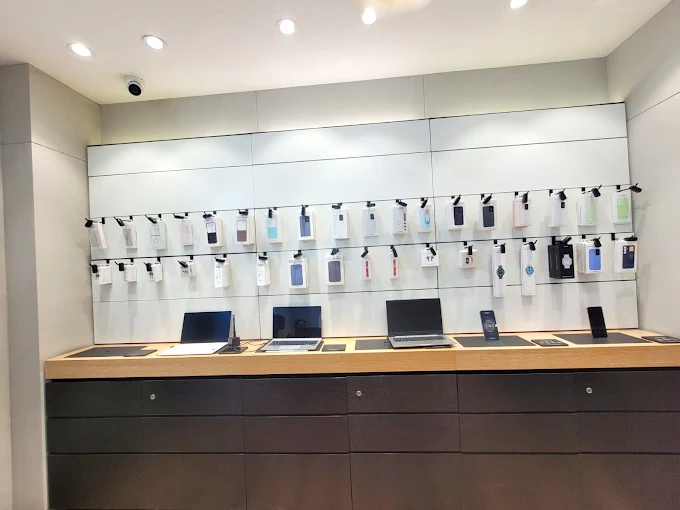 Samsung Experience Store- Manjalpur, Vadodara store image 3