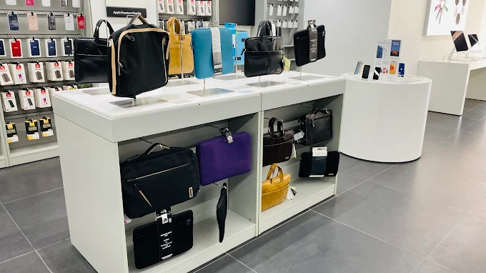 iDelta-Apple Store, Sector 16, Faridabad store image 4