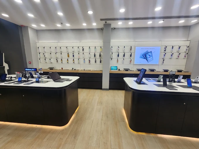 Samsung Experience Store- Gaur City Mall, Noida store image 4