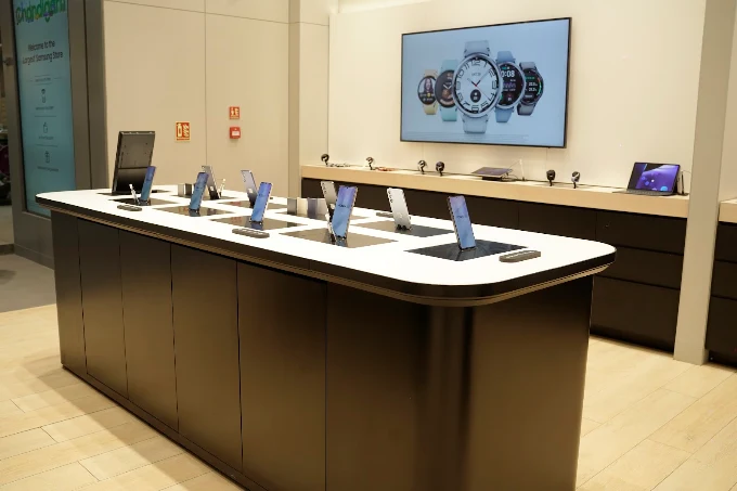 Samsung Experience Store- Elante Mall, Chandigarh thumbnail 4