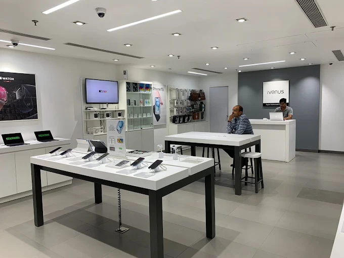 iVenus- Apple Authorised Reseller- Cross River Mall Delhi store image 3