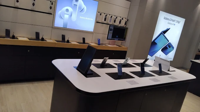 Samsung Experience Store- Sector 85 & 86, Gurugram thumbnail 4