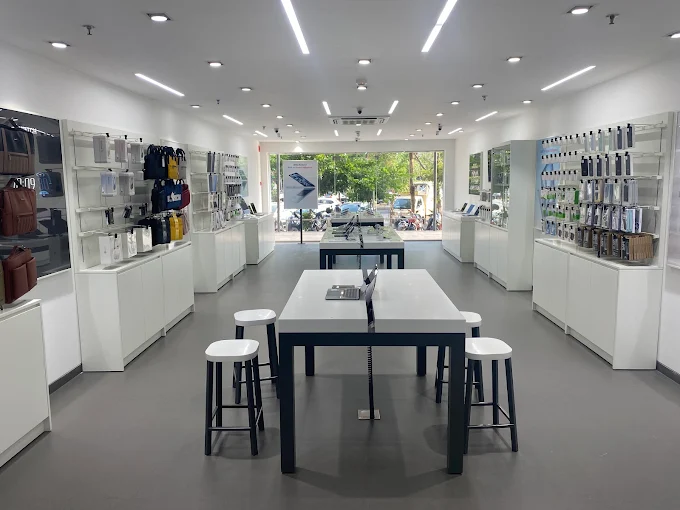 Unicorn-Apple Premium Partner-Sola store image