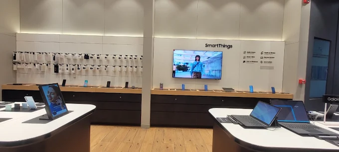 Samsung Experience Store- Prestige Ozone Whitefield store image 3