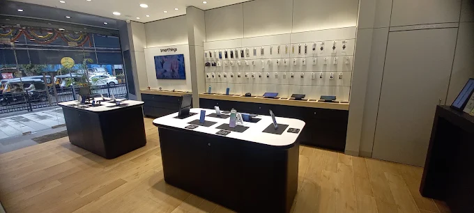 Samsung Experience Store- Borivali West store image