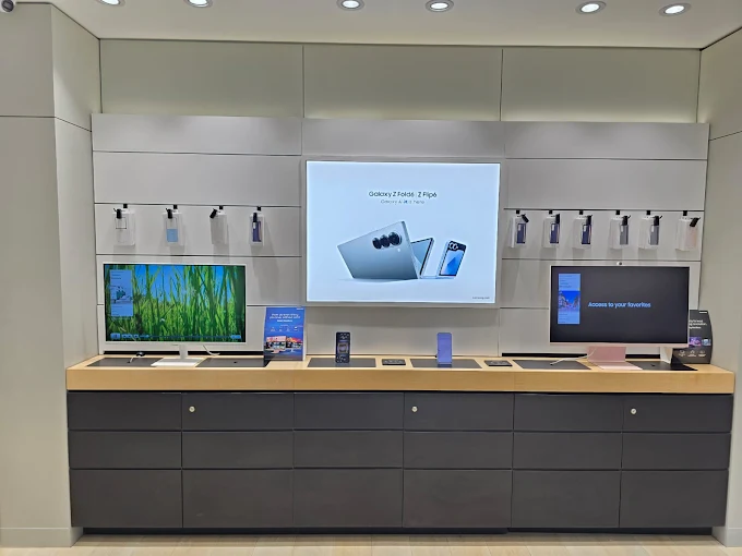 Samsung Experience Store- Prahlad Nagar Road store image 3
