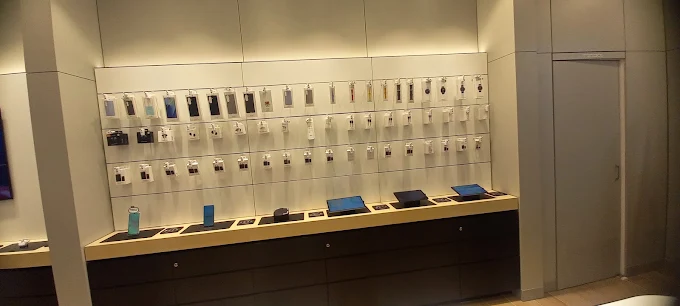Samsung Experience Store- Borivali West store image 4